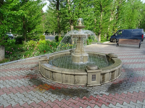 Второй фонтан включили в Московском