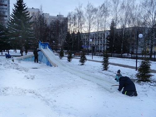Зимой в Московском вновь откроют ледяные горки
